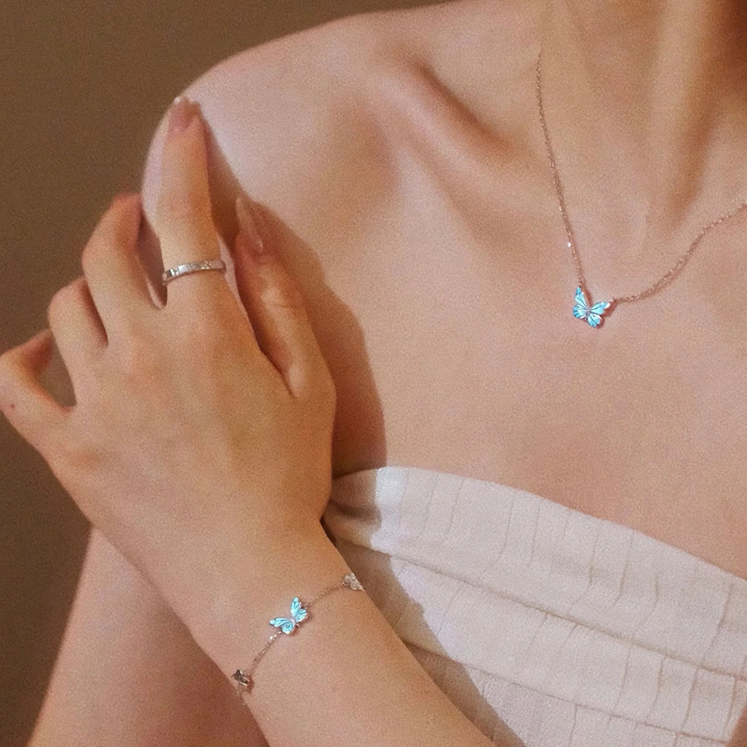 Colierul Luminos MagicGlow